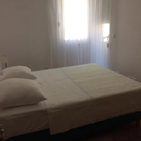 Yellow Turtle Apartman Makarska